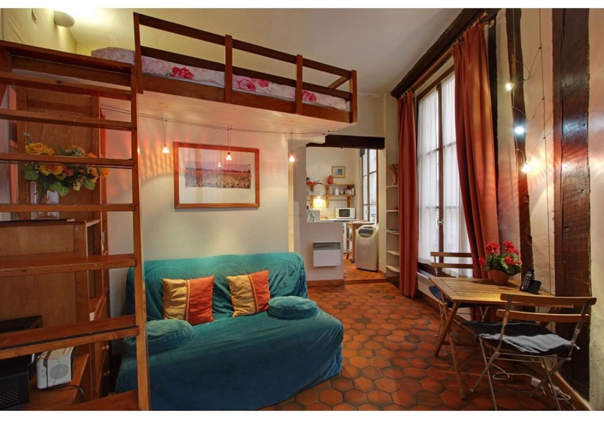 Au Coeur De Avec Vue Sur La 30 M² Paris